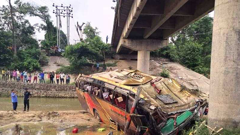 रोहिणी खोलामा दुर्घटना नौ यात्रुको मृत्यु, २४ घाइते